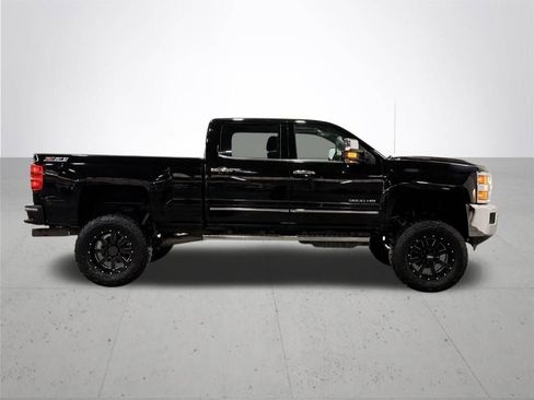 Used 2017 Chevrolet Silverado 3500 LTZ image 9