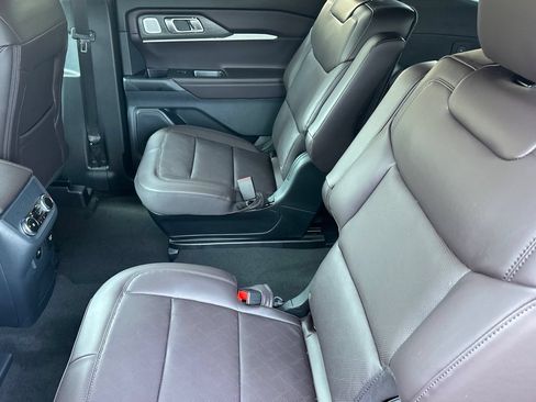 New 2026 Ford Explorer Platinum RWD image 11