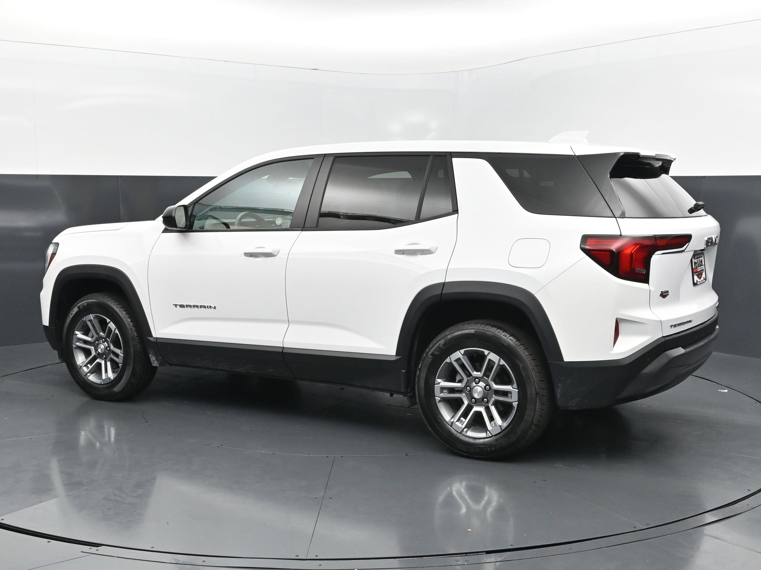 Used 2026 GMC Terrain Elevation FWD image 3
