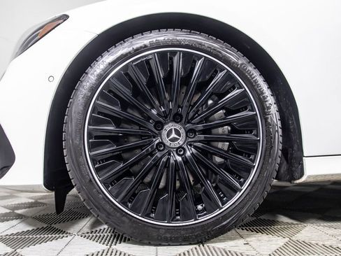 Used 2025 Mercedes-Benz E 450 4MATIC Sedan w/ Driver Assistance Package image 40