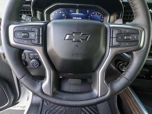 Used 2024 Chevrolet Silverado 1500 LT Trail Boss w/ Convenience Package II AWD/4WD image 17