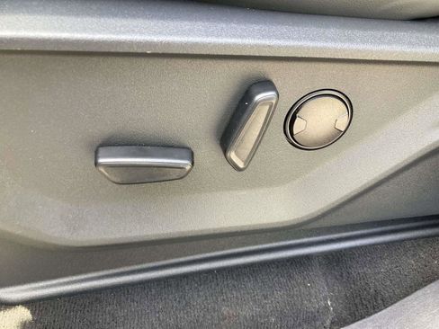 Used 2025 Ford Expedition Active RWD image 23
