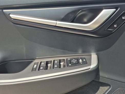Used 2024 Kia EV6 Light AWD/4WD image 8
