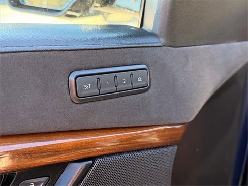 Used 2020 Cadillac Escalade Premium Luxury image 10