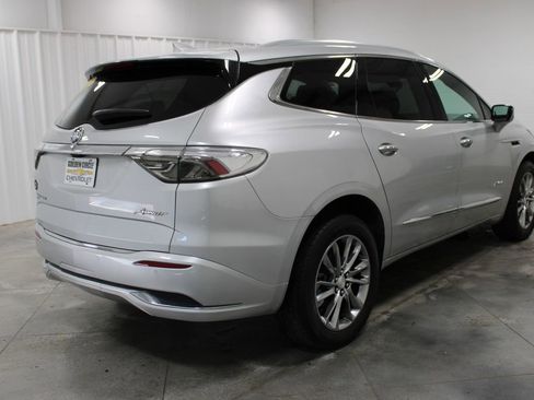 Used 2022 Buick Enclave Avenir w/ Avenir Technology Package image 9