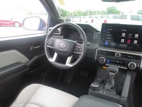 Used 2024 Toyota Tacoma 4x4 Double Cab Hybrid image 29