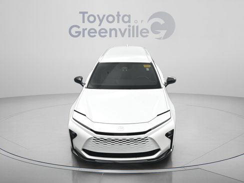 Certified 2025 Toyota Crown Signia image 23