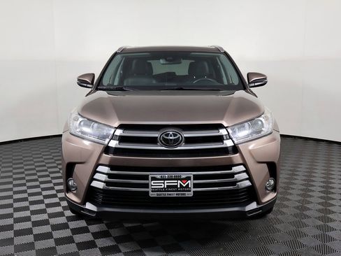 Used 2018 Toyota Highlander Limited image 4