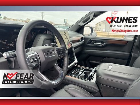 Used 2025 GMC Yukon Denali AWD/4WD image 24