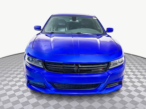 Used 2022 Dodge Charger SXT w/ Leather Interior Group image 2
