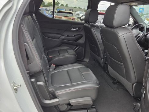 Used 2023 Chevrolet Traverse RS AWD/4WD image 19