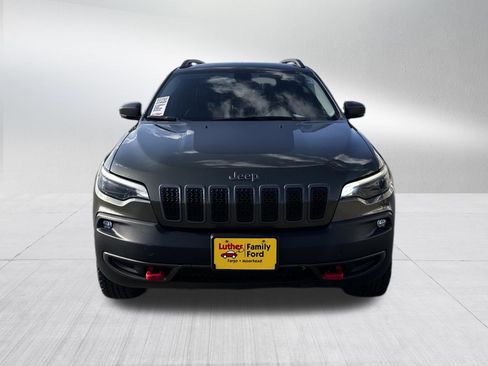 Used 2019 Jeep Cherokee Trailhawk AWD/4WD image 2