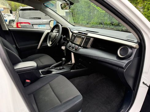 Used 2014 Toyota RAV4 LE AWD/4WD image 27