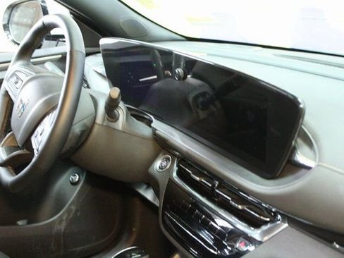 Certified 2025 Buick Envista Sport Touring FWD image 10