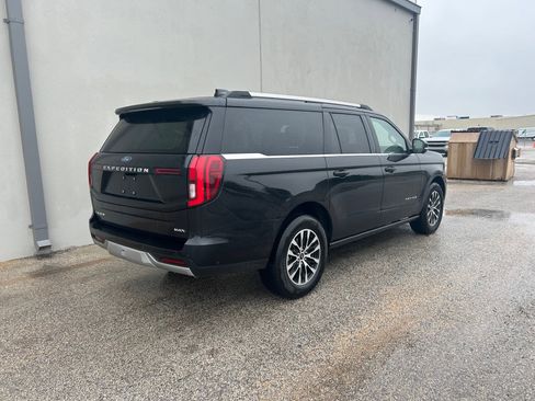 Used 2025 Ford Expedition Max Platinum image 4