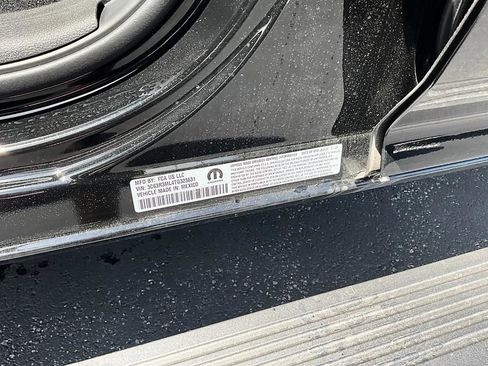 New 2026 RAM 3500 Laramie AWD/4WD image 38