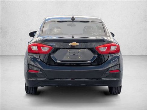 Used 2017 Chevrolet Cruze LS FWD image 7