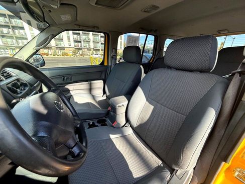 Used 2004 Nissan Xterra XE image 18
