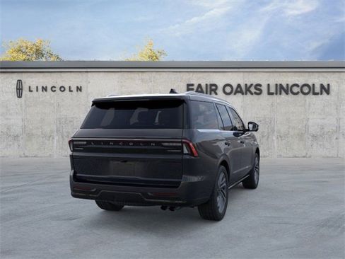 New 2025 Lincoln Navigator Reserve image 8