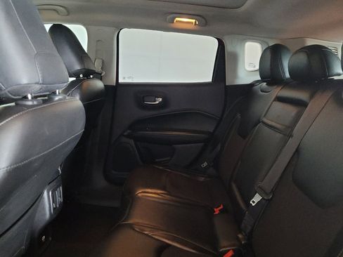 Used 2018 Jeep Compass Latitude w/ Safe & Security Group FWD image 18