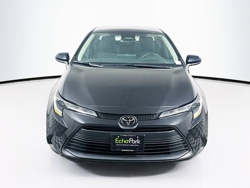Used 2024 Toyota Corolla LE image 2