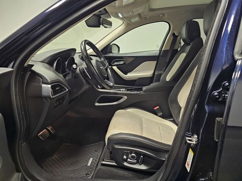 Used 2020 Jaguar F-PACE R-Sport image 17