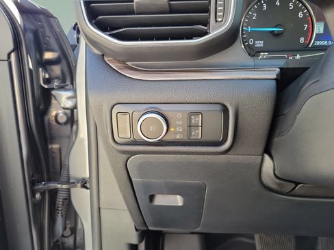 Used 2024 Ford Explorer Limited w/ Limited Technology Package RWD image 11