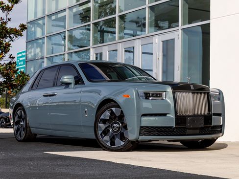 Certified 2023 Rolls-Royce Phantom Sedan w/ The Phantom Package image 22