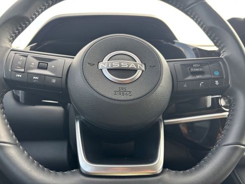 Used 2025 Nissan Pathfinder SV FWD image 30