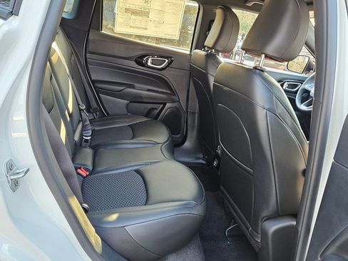 New 2026 Jeep Compass Latitude image 14