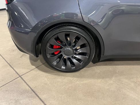 Used 2023 Tesla Model Y Performance image 37