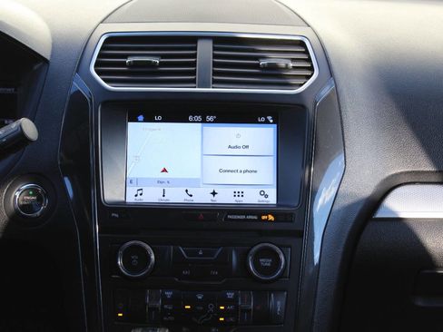 Used 2017 Ford Explorer XLT w/ Equipment Group 202A image 20