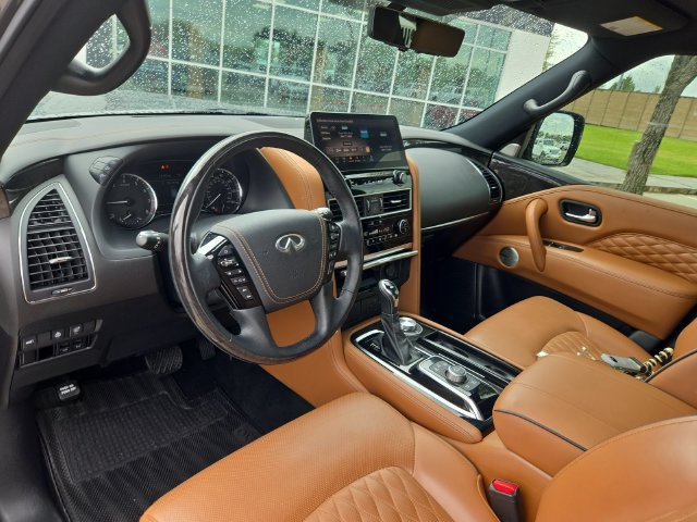 Used 2024 INFINITI QX80 Sensory w/ Cargo Package AWD/4WD image 10