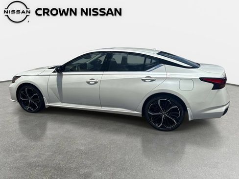 Certified 2024 Nissan Altima 2.5 SR w/ SR Premium Package FWD image 5