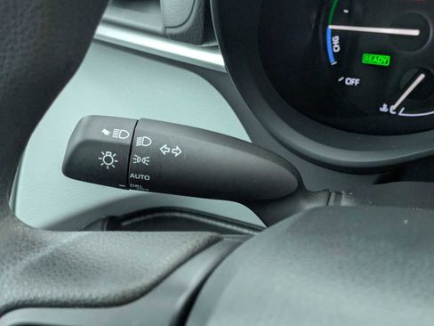 Used 2025 Toyota Sienna LE AWD/4WD image 27