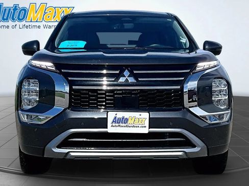 Used 2025 Mitsubishi Outlander SE AWD/4WD image 2