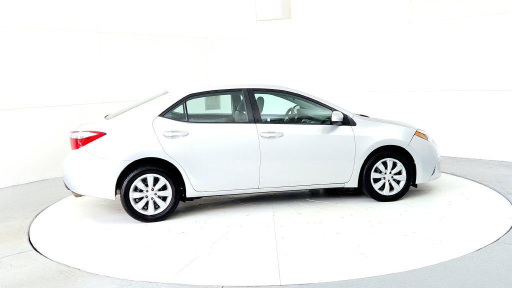 Used 2016 Toyota Corolla LE FWD image 6