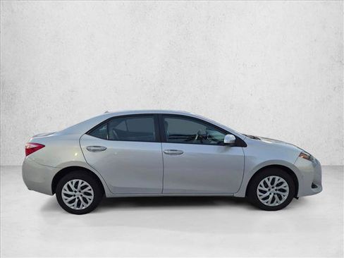 Used 2018 Toyota Corolla LE FWD image 4