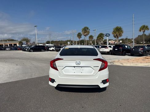Used 2016 Honda Civic Touring image 3