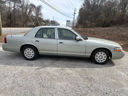 Used 2005 Mercury Grand Marquis GS image 2