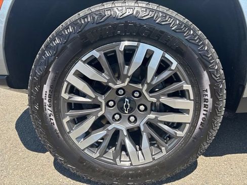 Used 2025 Chevrolet Tahoe Z71 AWD/4WD image 11