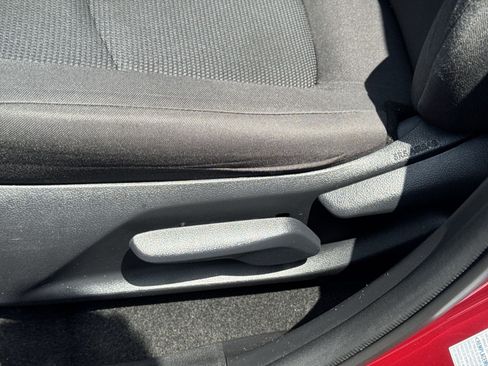 Used 2021 Toyota RAV4 LE w/ Carpet Mat Package (TMS) AWD/4WD image 14