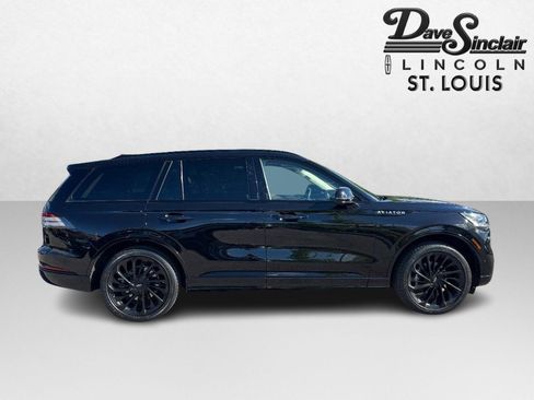 Used 2023 Lincoln Aviator Reserve w/ Equipment Group 201A AWD/4WD image 2