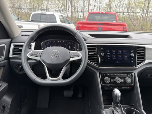 Used 2023 Volkswagen Atlas SE w/ Black Wheel Package image 13