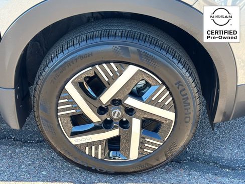 Certified 2025 Nissan Kicks SV image 8