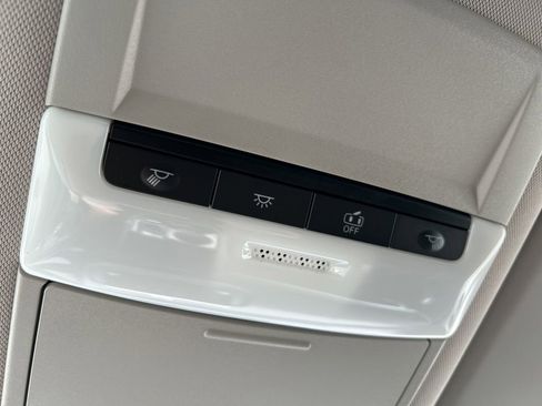 Used 2025 Nissan Rogue S image 32