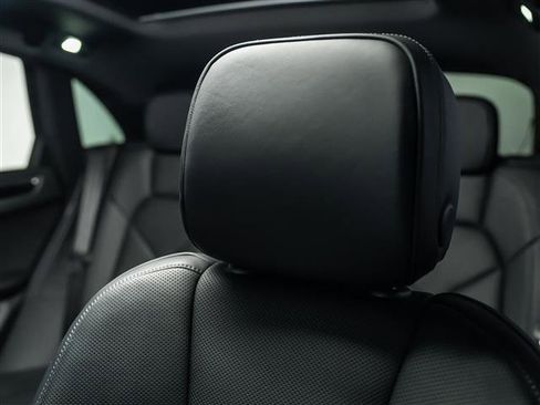 Certified 2026 Porsche Macan AWD/4WD image 21