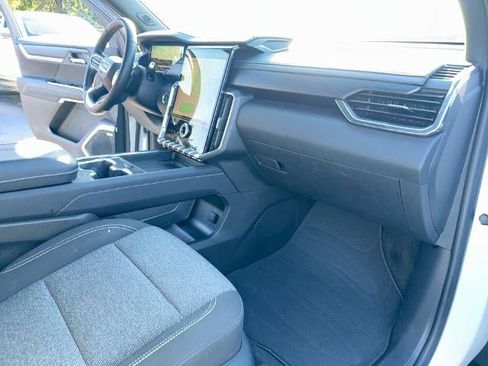 Used 2025 GMC Acadia Elevation image 29