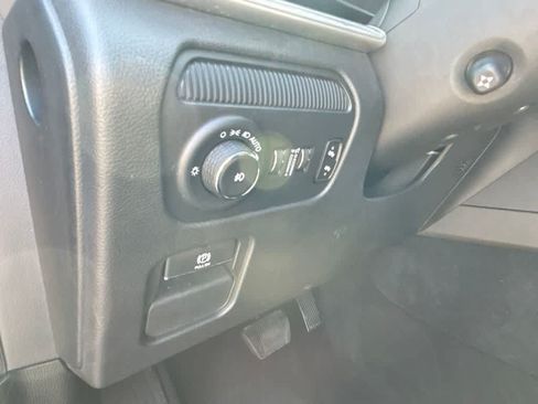 Used 2024 Jeep Wagoneer L Series II w/ Flexible Seating Group AWD/4WD image 15