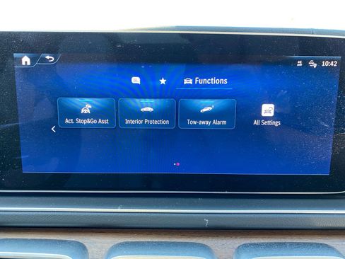 Used 2025 Mercedes-Benz GLS 450 4MATIC w/ AMG Line Exterior image 25